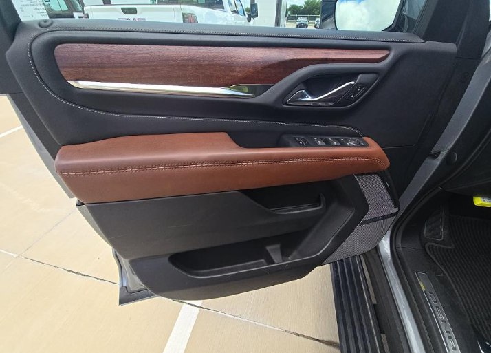 Photo 5 of this GMC YUKON