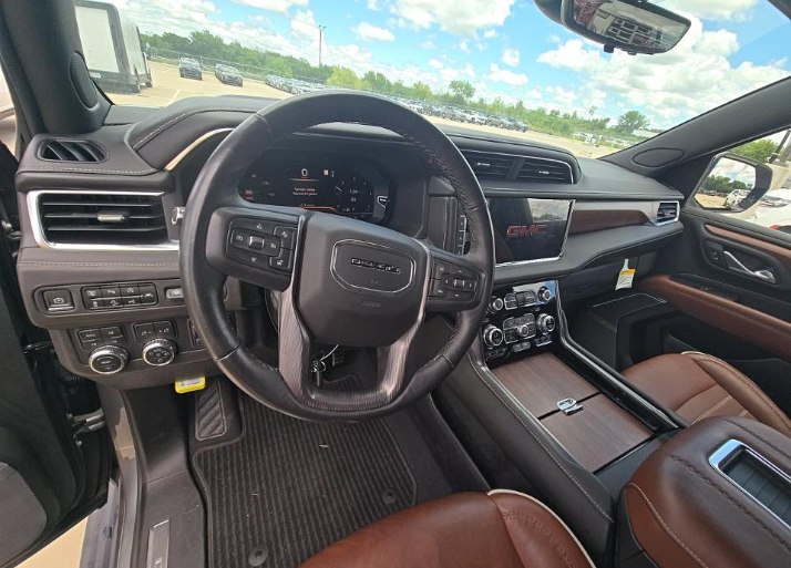 Photo 7 of this GMC YUKON