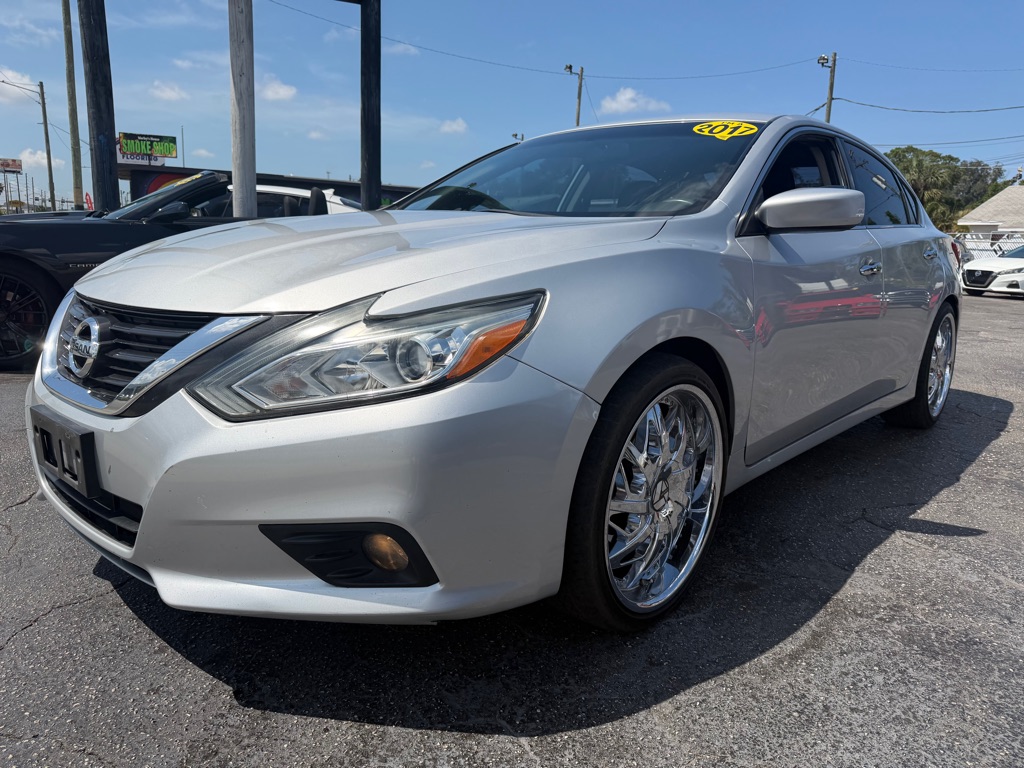 White 2017 Nissan Altima 2.5 Sedan Front-Wheel Drive Continuously Variable Transmission