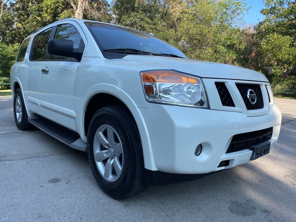 Nissan Armada's photo