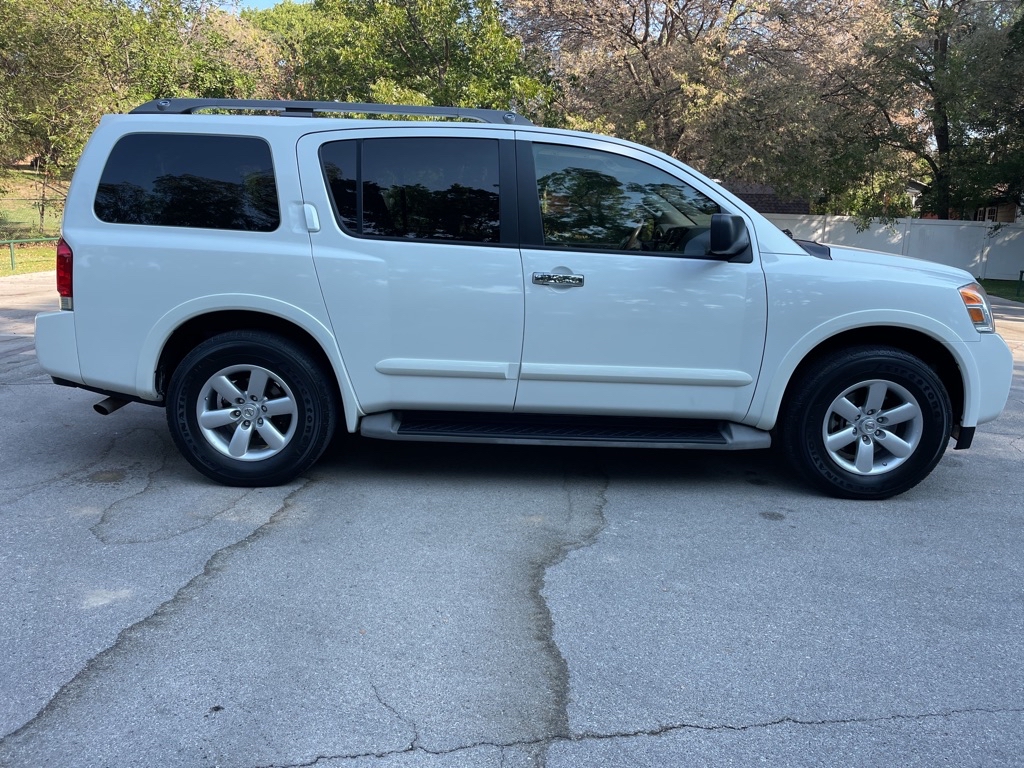 2014 Nissan Armada SV photo 10