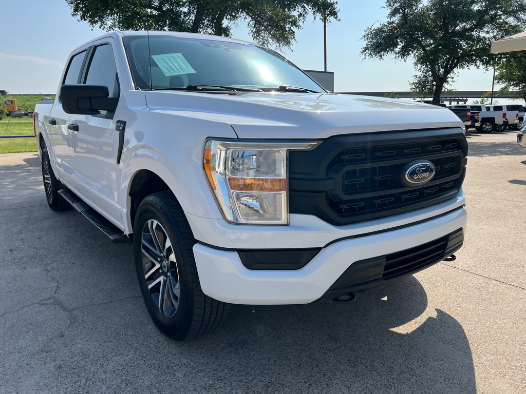 2021 Ford F-150 XL's photo