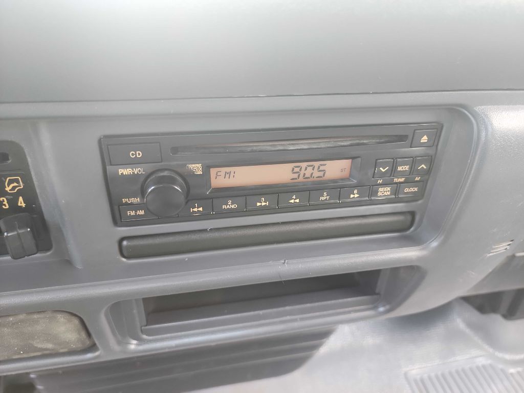 2007 Isuzu NPR photo 21