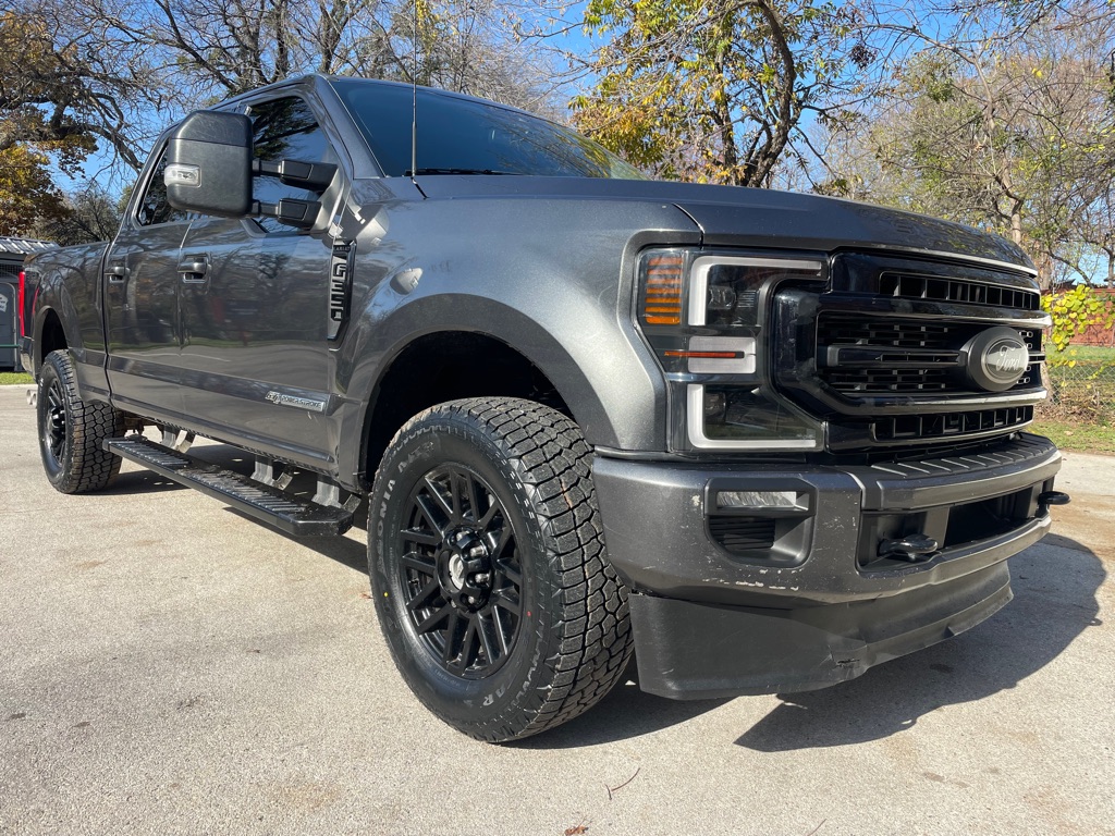 Ford F-350 Super Duty's photo