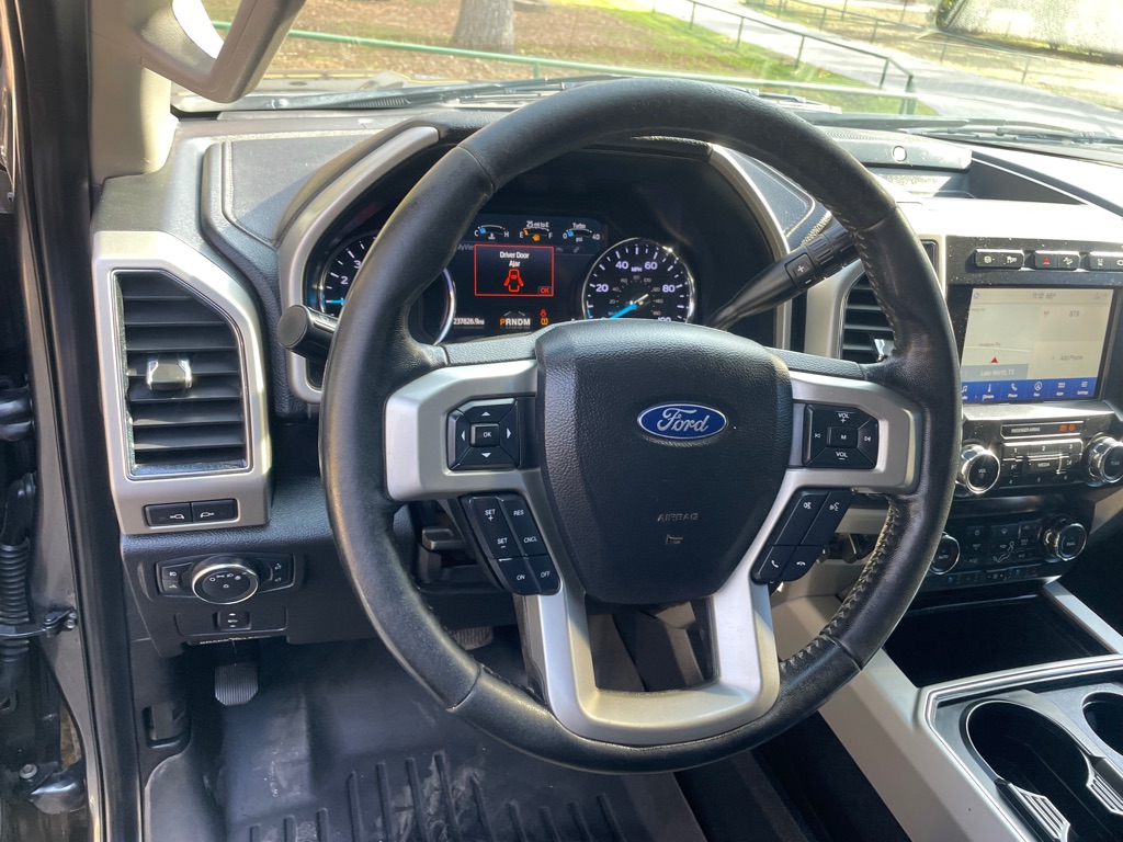 2020 Ford F-350 Super Duty Lariat photo 30