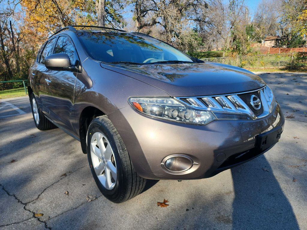 Nissan Murano's photo