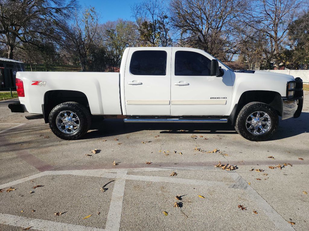 2010 Chevrolet Silverado 2500HD LTZ photo 13