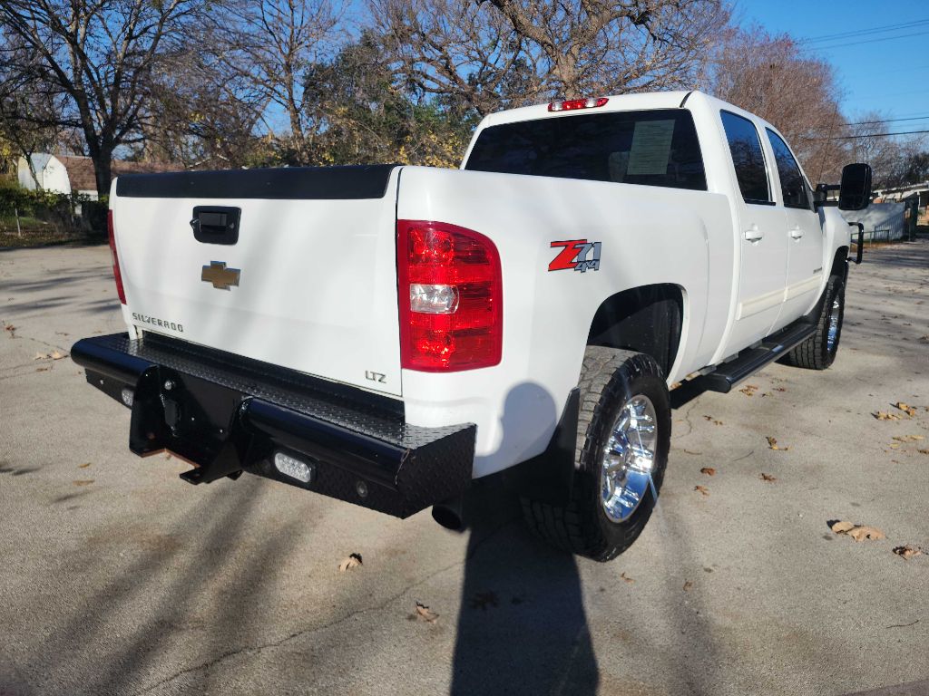 2010 Chevrolet Silverado 2500HD LTZ photo 12