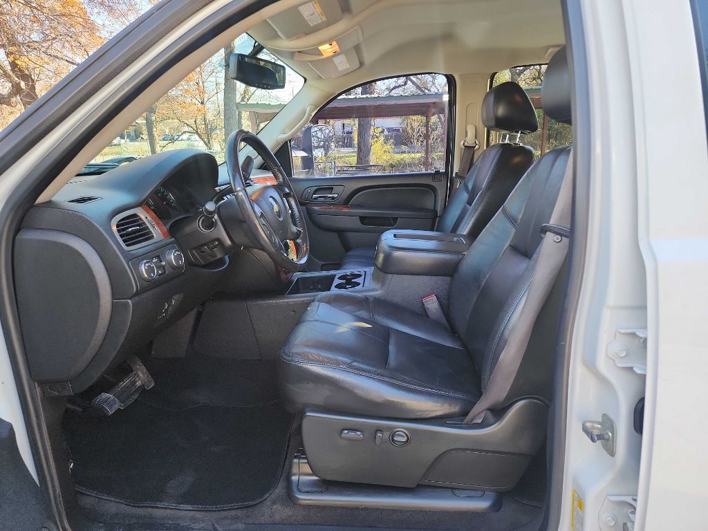 2010 Chevrolet Silverado 2500HD LTZ photo 22