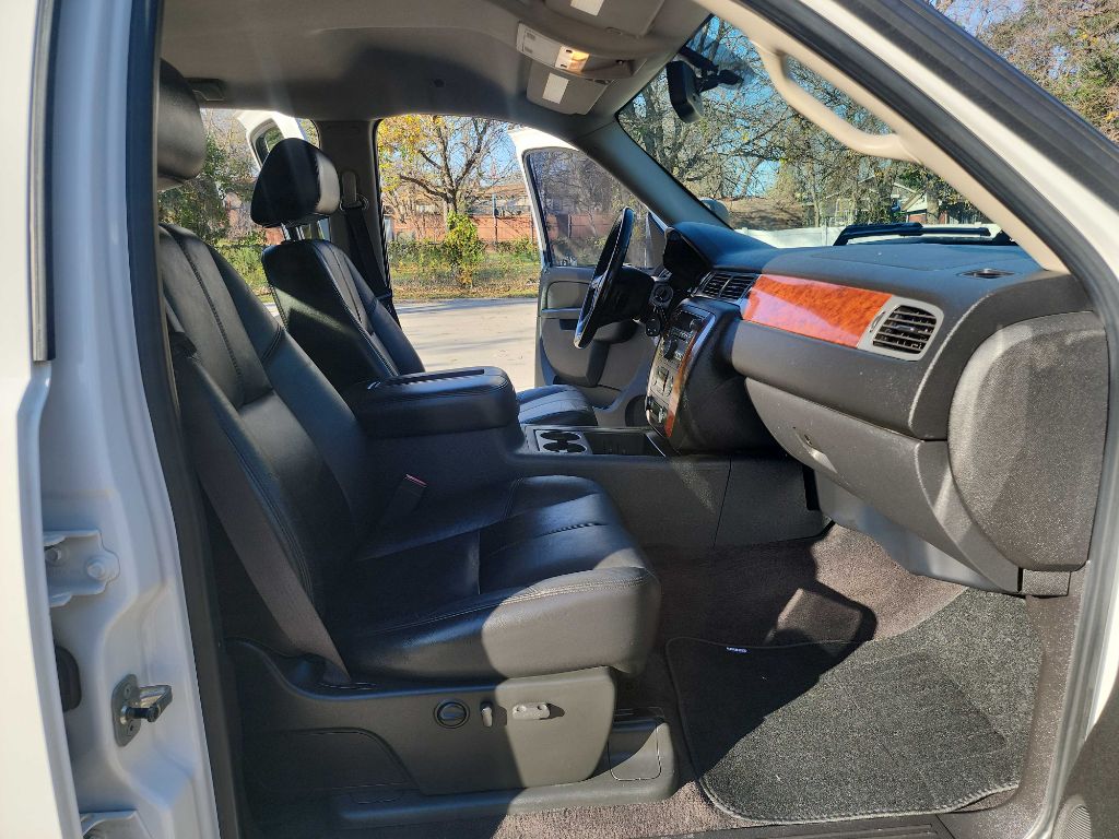 2010 Chevrolet Silverado 2500HD LTZ photo 41