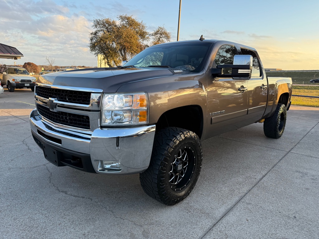 2008 Chevrolet Silverado 2500HD null photo 3