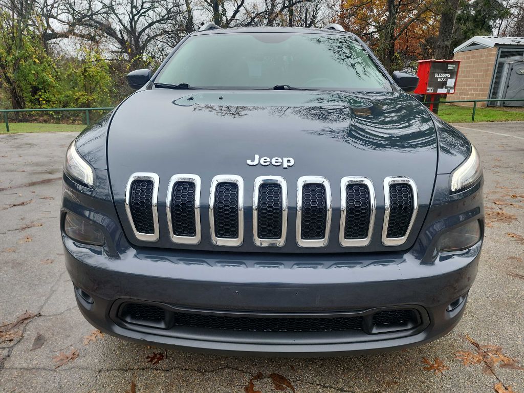 2018 Jeep Cherokee Latitude photo 2