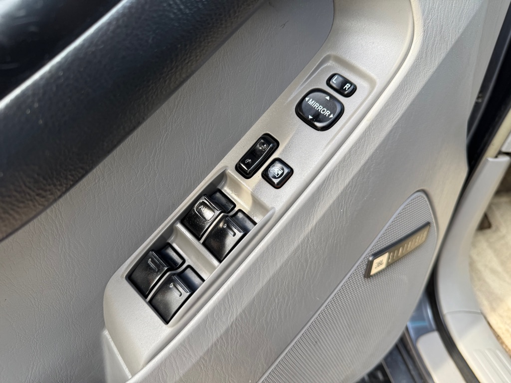 2012 Toyota Sequoia SR5 photo 21