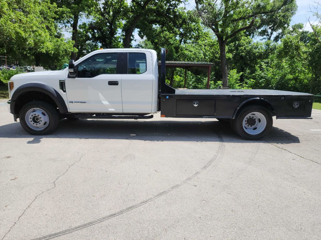 2019 Ford F-550 photo 2