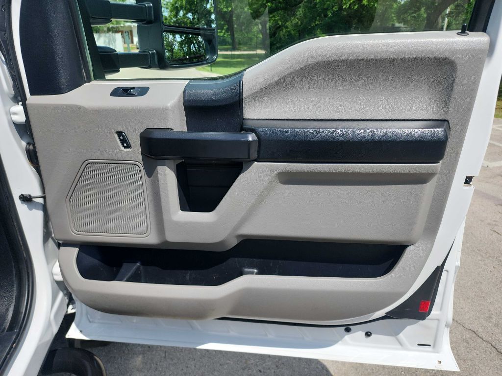 2019 Ford F-550 photo 32