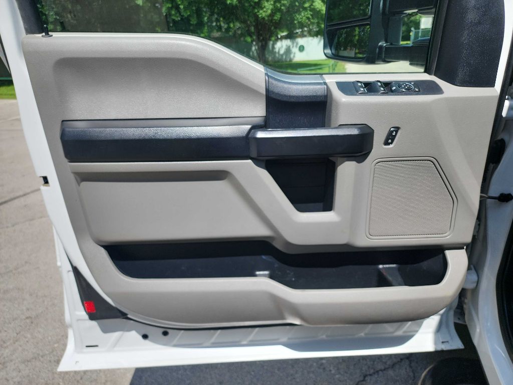 2019 Ford F-550 photo 13