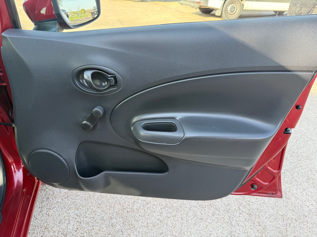 2016 Nissan Versa Note S photo 16