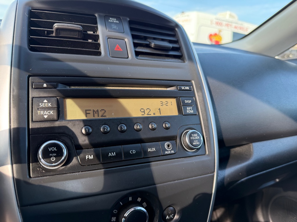 2016 Nissan Versa Note S photo 26