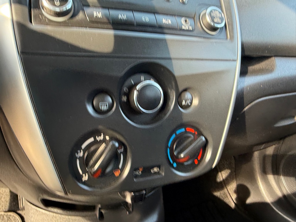 2016 Nissan Versa Note S photo 25