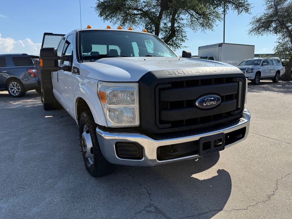 2016 Ford F-350 Super Duty Chassis Cab XL