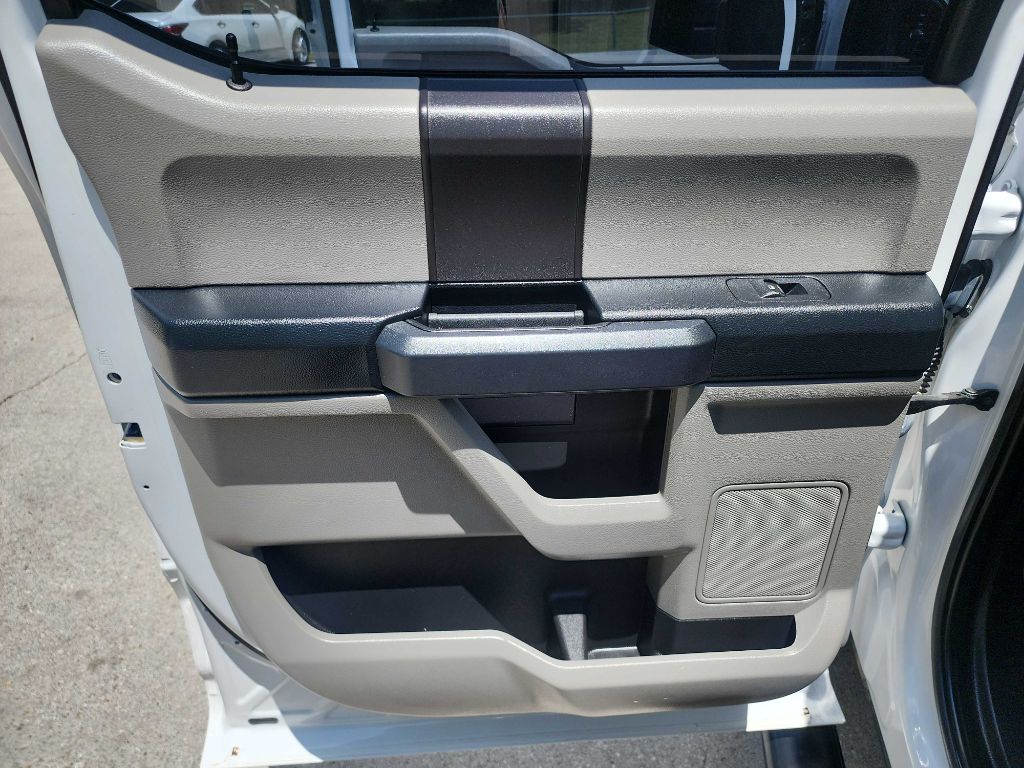 2019 Ford F-150 photo 32
