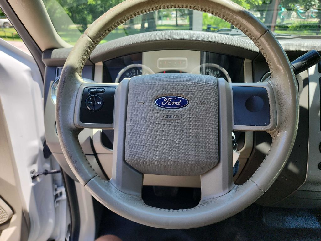 2012 Ford Expedition EL XL photo 16