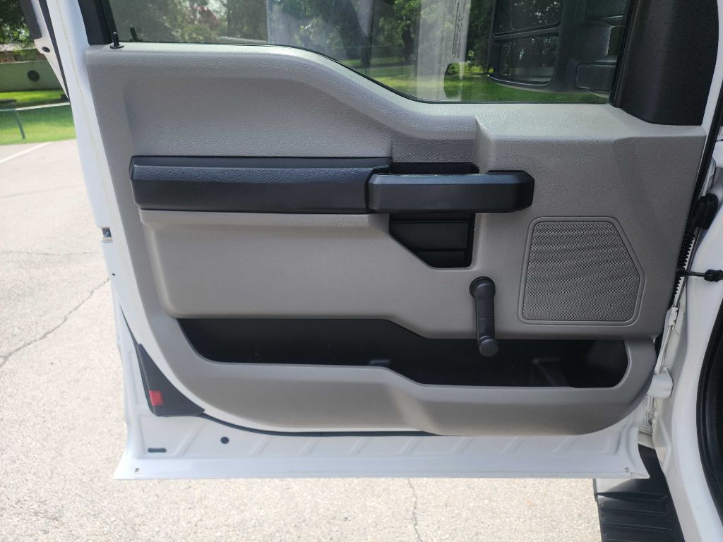 2015 Ford F-150 photo 14