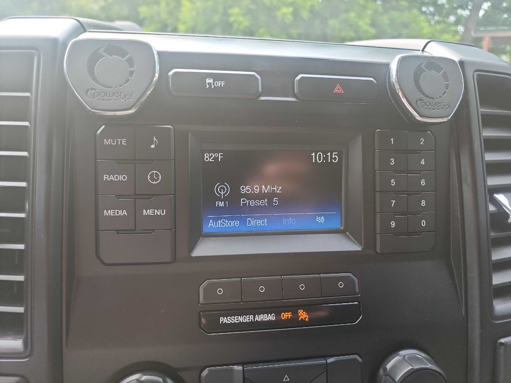 2015 Ford F-150 photo 21