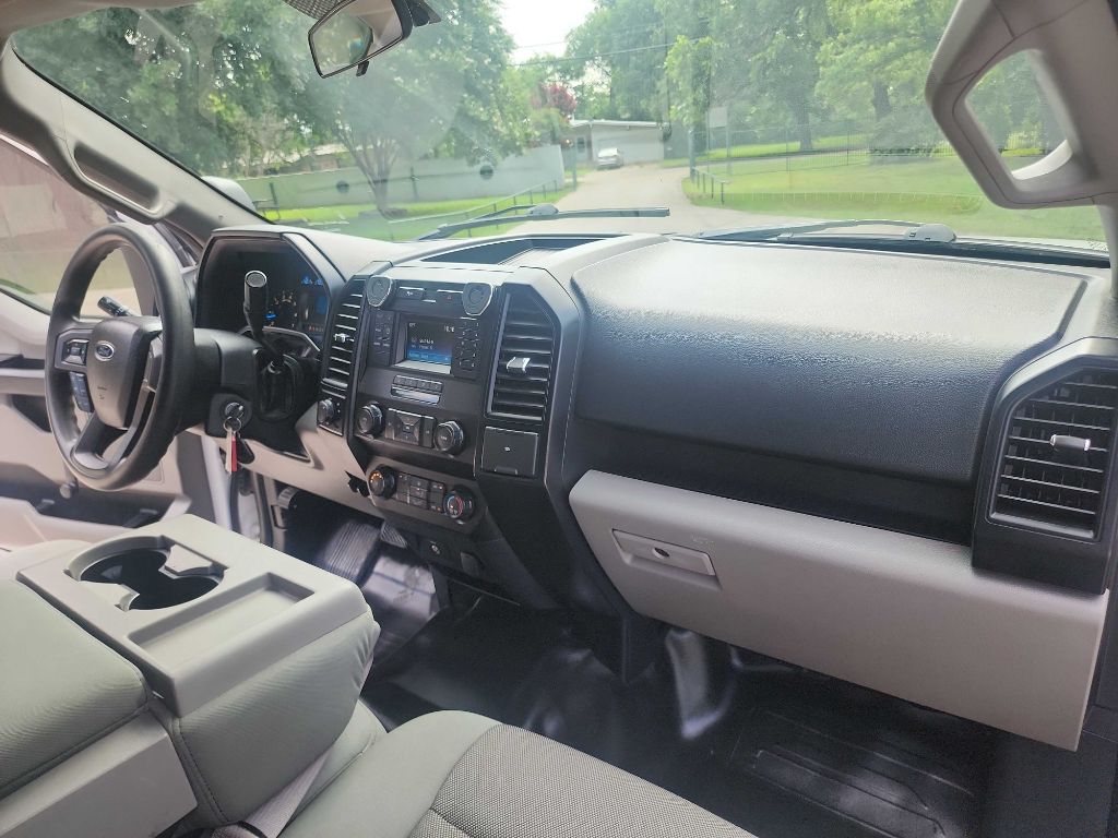 2015 Ford F-150 photo 33