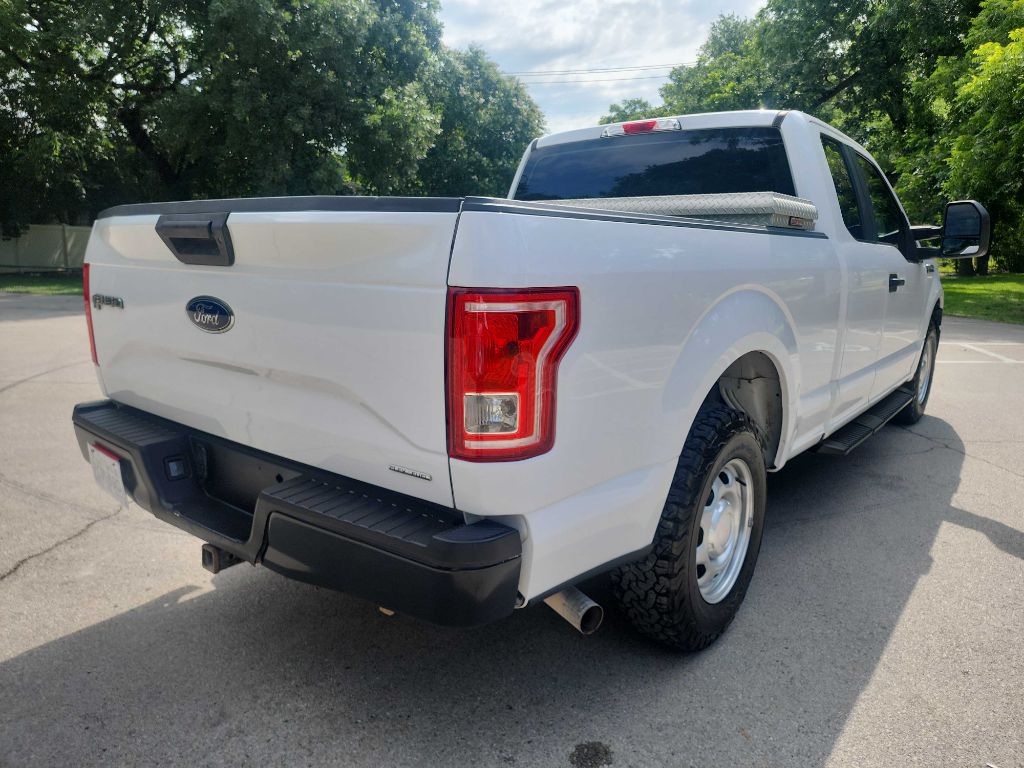 2015 Ford F-150 photo 9