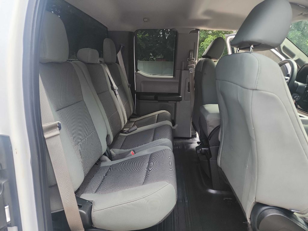 2015 Ford F-150 photo 30