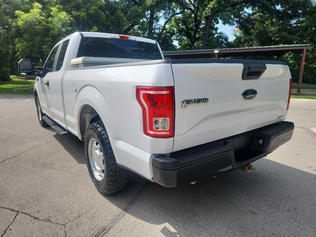 2015 Ford F-150 photo 6
