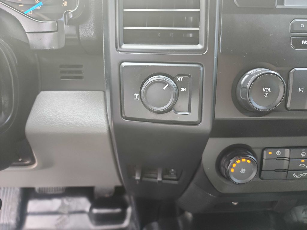 2015 Ford F-150 photo 24