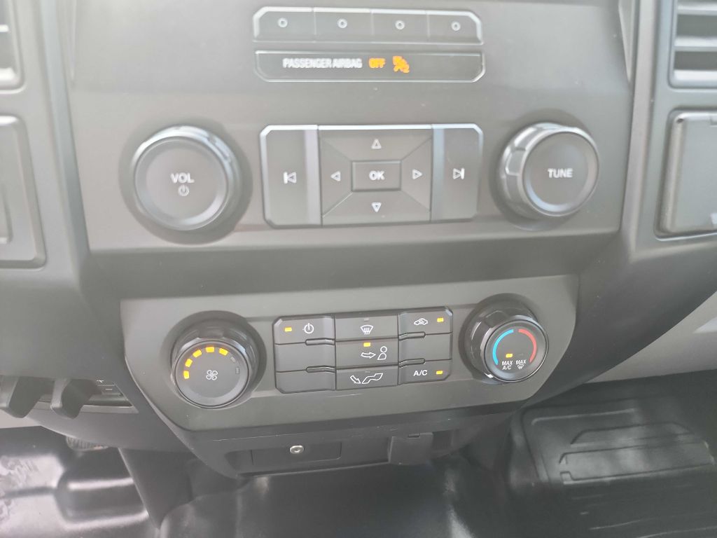 2015 Ford F-150 photo 23