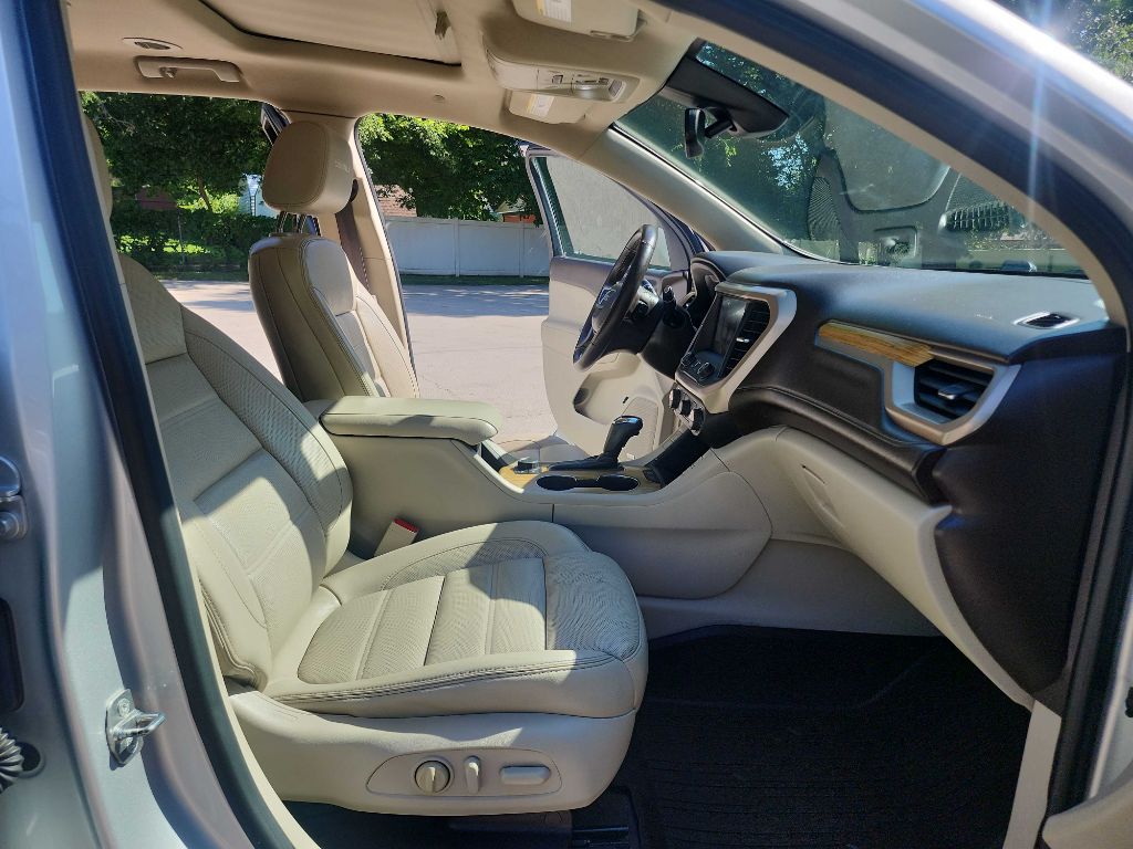 2017 Gmc Acadia Denali photo 39