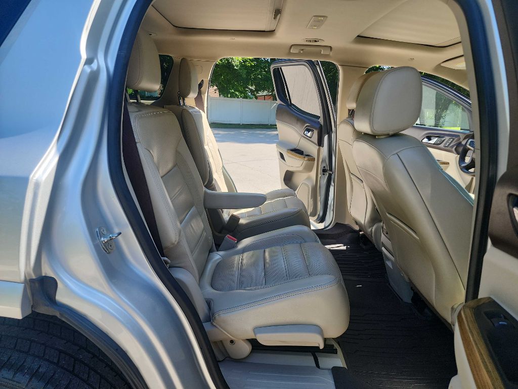 2017 Gmc Acadia Denali photo 36