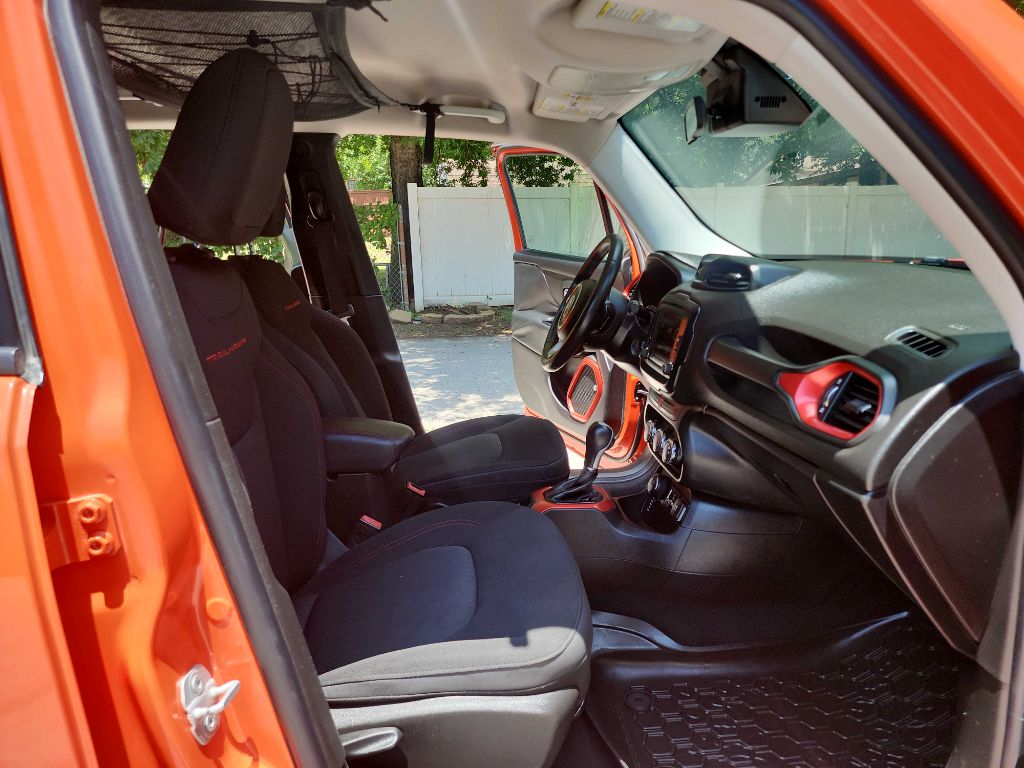 2016 Jeep Renegade Trailhawk photo 38