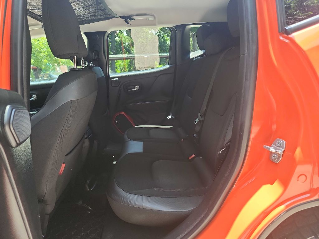 2016 Jeep Renegade Trailhawk photo 32