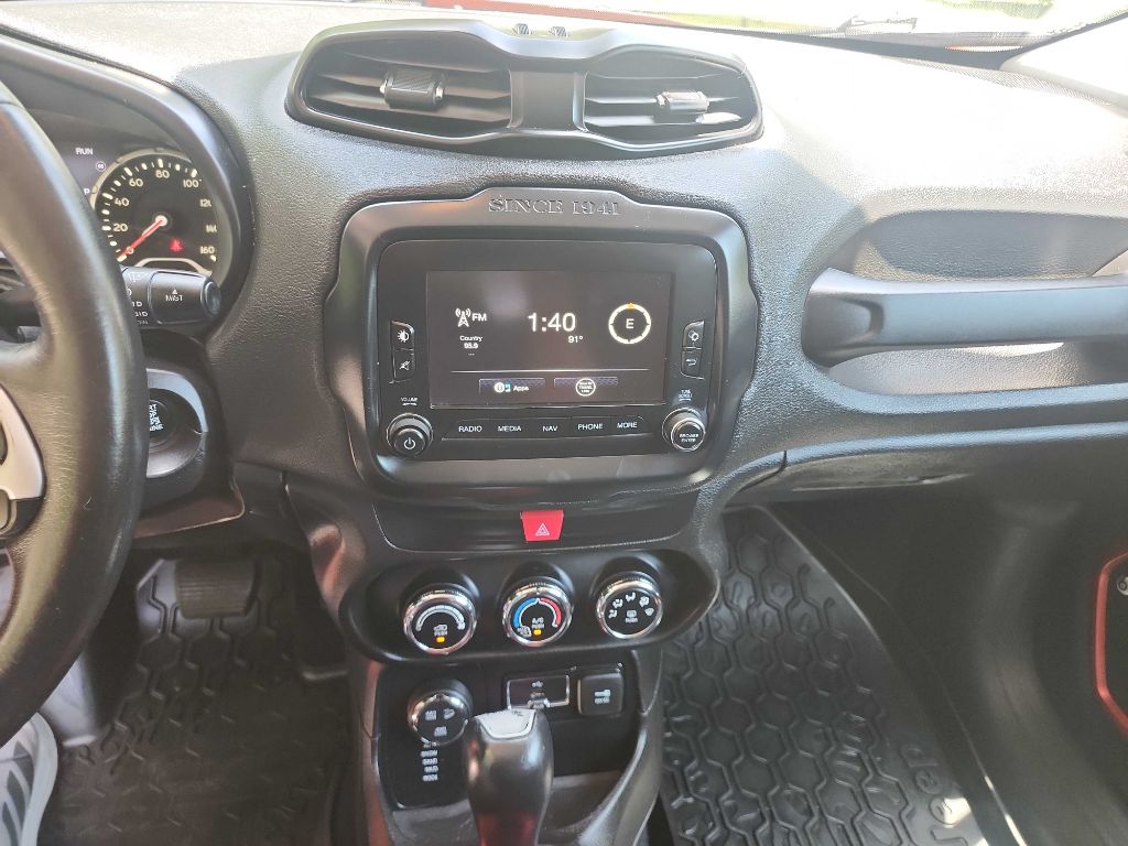 2016 Jeep Renegade Trailhawk photo 25