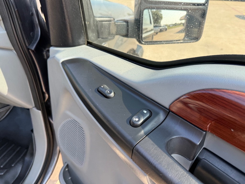 2005 Ford F-250 photo 22