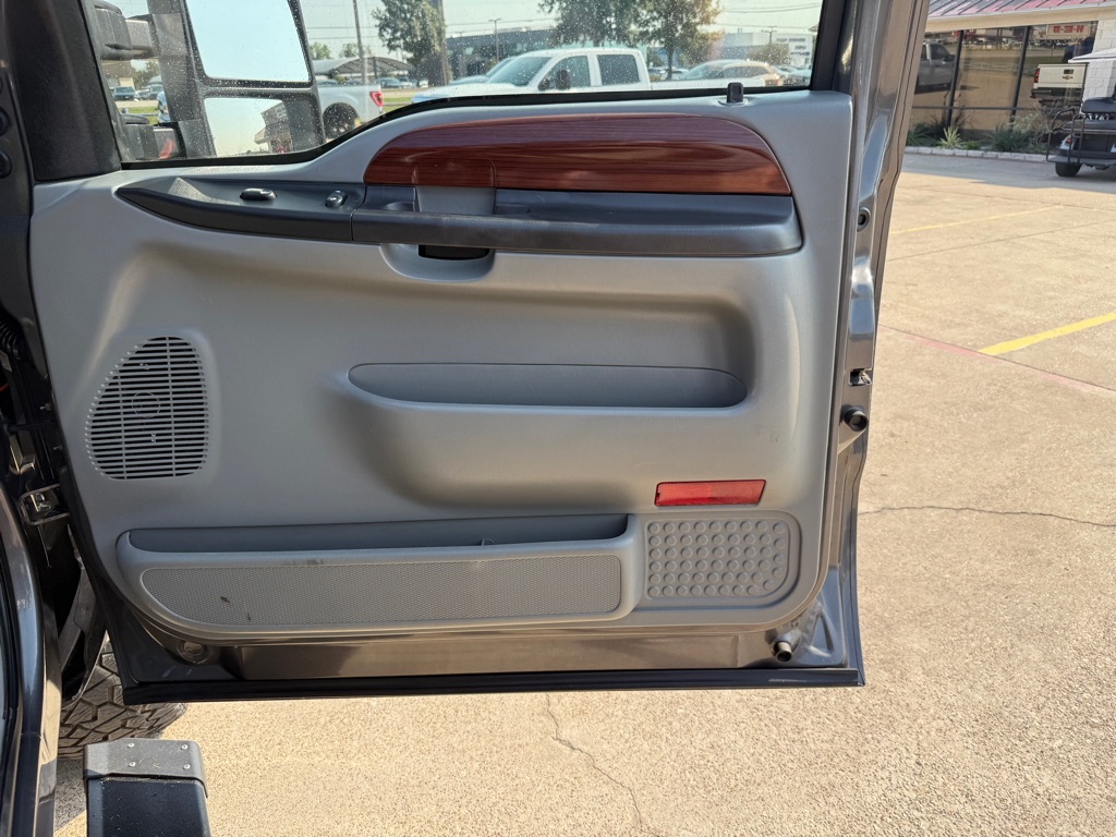 2005 Ford F-250 photo 21