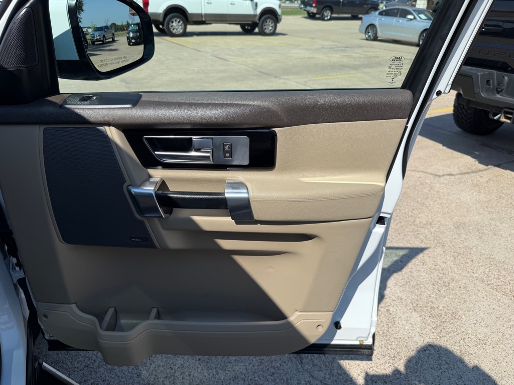 2016 Land Rover LR4 HSE photo 22