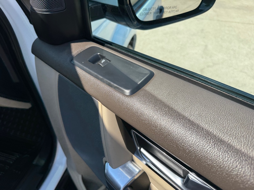 2016 Land Rover LR4 HSE photo 23