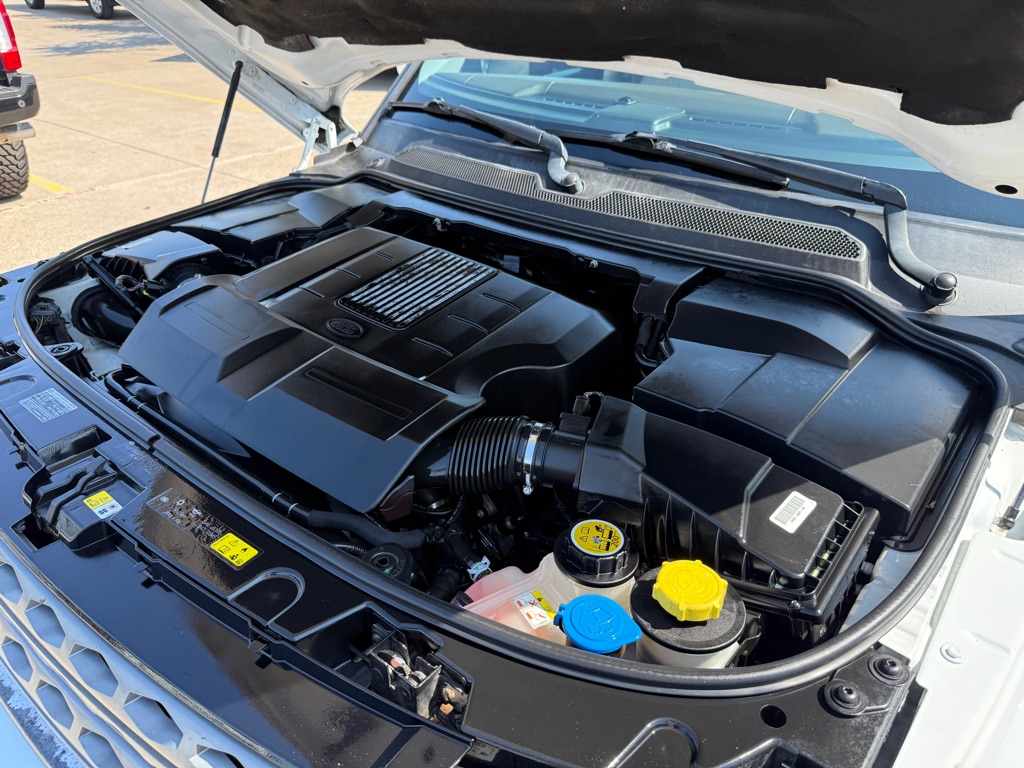 2016 Land Rover LR4 HSE photo 37