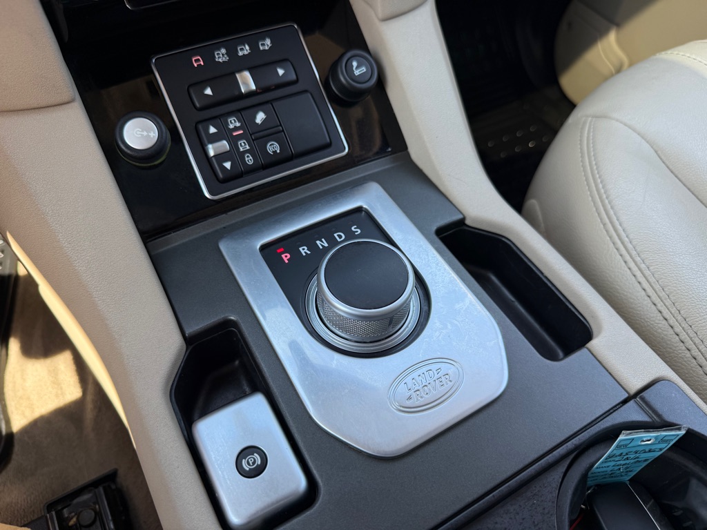 2016 Land Rover LR4 HSE photo 30