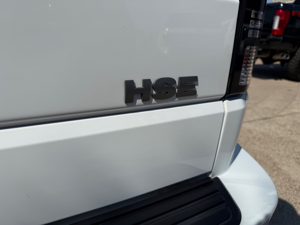 2016 Land Rover LR4 HSE photo 8