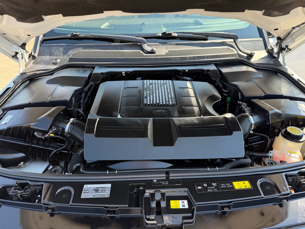 2016 Land Rover LR4 HSE photo 36