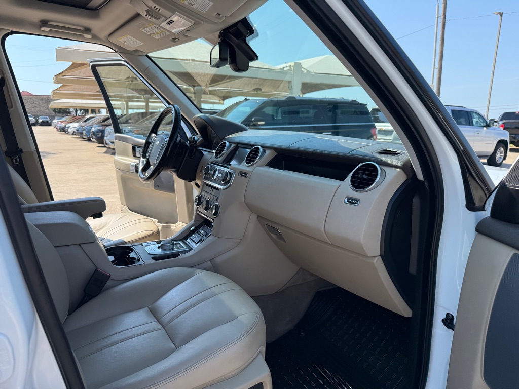 2016 Land Rover LR4 HSE photo 15