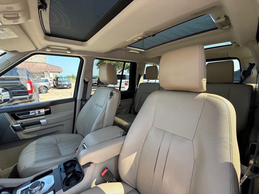 2016 Land Rover LR4 HSE photo 17