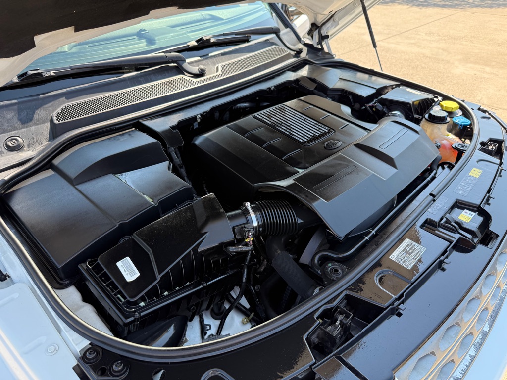 2016 Land Rover LR4 HSE photo 35